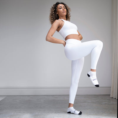 Discover the Ultimate Style Guide: How to Rock Women's White Leggings for Every Season in 2024!